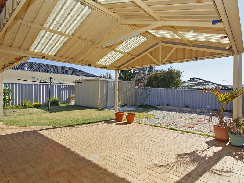 4 Clisby Brace, Alexander Heights WA 6064