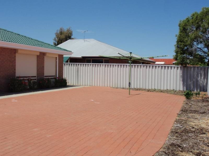 15 Pleasant Mews, Marangaroo WA 6064