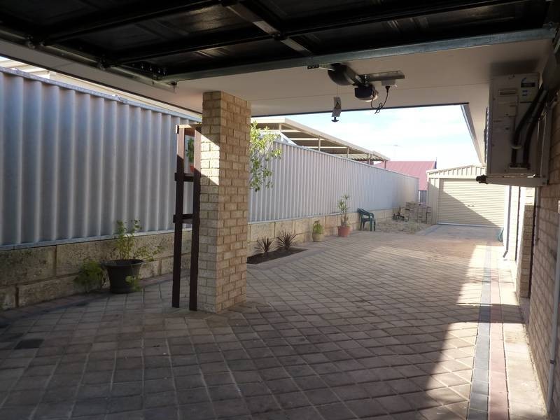 2 Woodroffe Place, Alexander Heights WA 6064