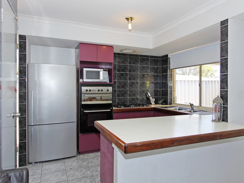 10 Peacock Green, Ballajura WA 6066