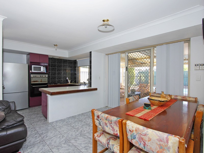 10 Peacock Green, Ballajura WA 6066