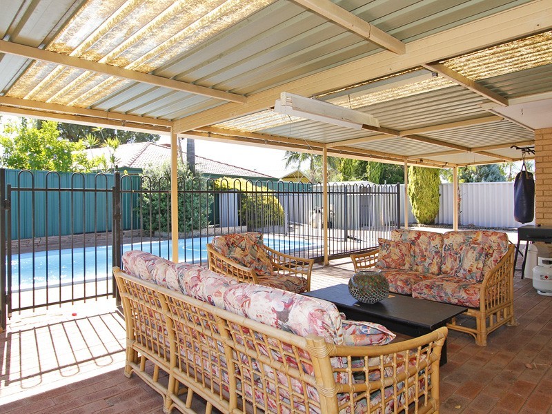 10 Peacock Green, Ballajura WA 6066