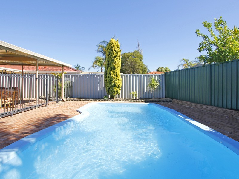 10 Peacock Green, Ballajura WA 6066