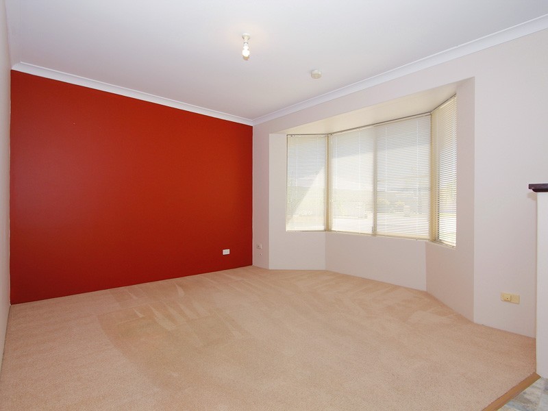 5 Whitegum Court, Marangaroo WA 6064