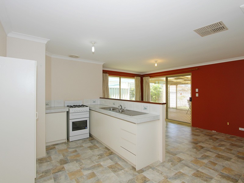 5 Whitegum Court, Marangaroo WA 6064