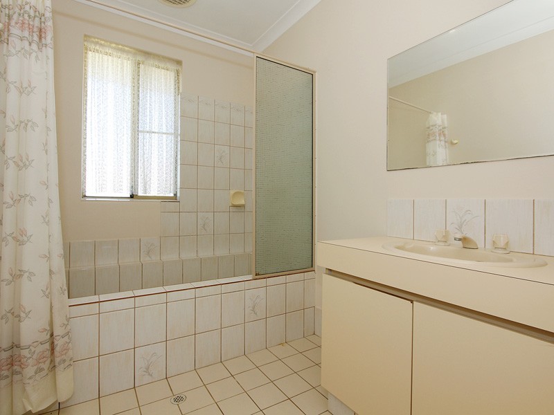 5 Whitegum Court, Marangaroo WA 6064