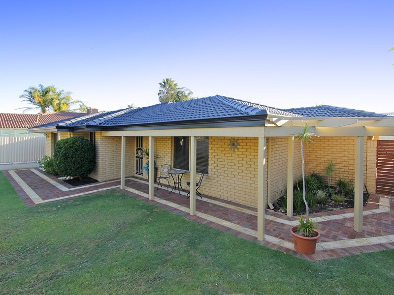4 Island Retreat, Ballajura WA 6066
