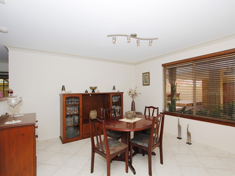 4 Island Retreat, Ballajura WA 6066