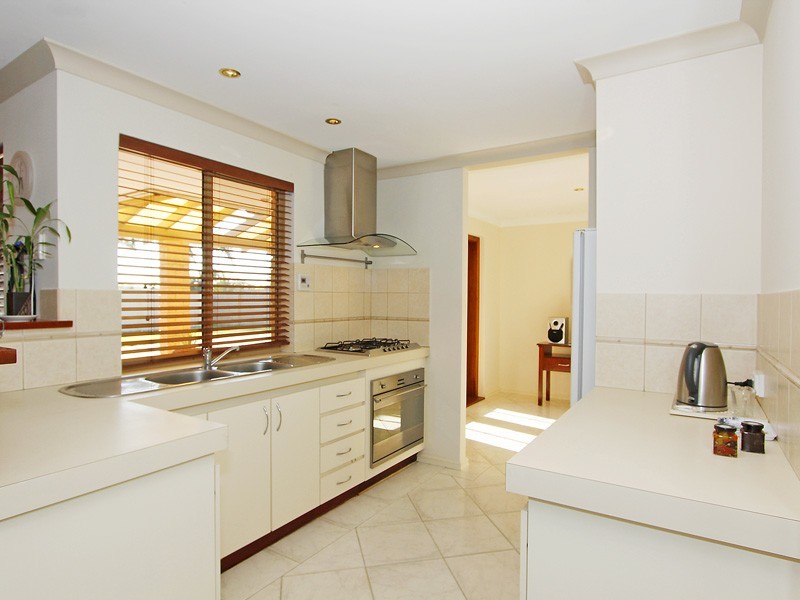 4 Island Retreat, Ballajura WA 6066