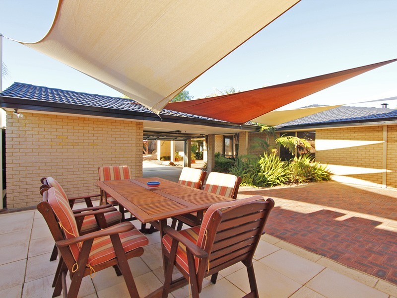 4 Island Retreat, Ballajura WA 6066