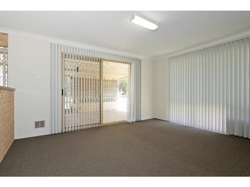22 Flanders Place, Alexander Heights WA 6064