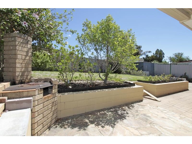 22 Flanders Place, Alexander Heights WA 6064