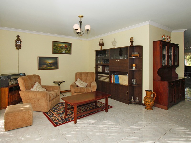 11 Marley Close, Ballajura WA 6066