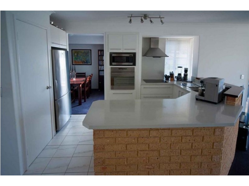11 Josephine Way, Alexander Heights WA 6064