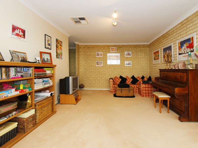 39 Kittyhawk Parade, Ballajura WA 6066