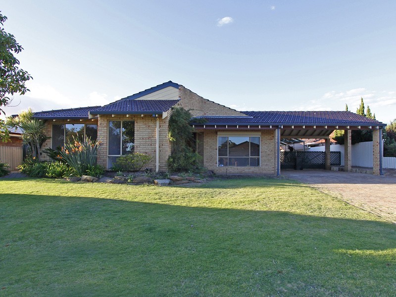 1 Woodspring Grove, Ballajura WA 6066
