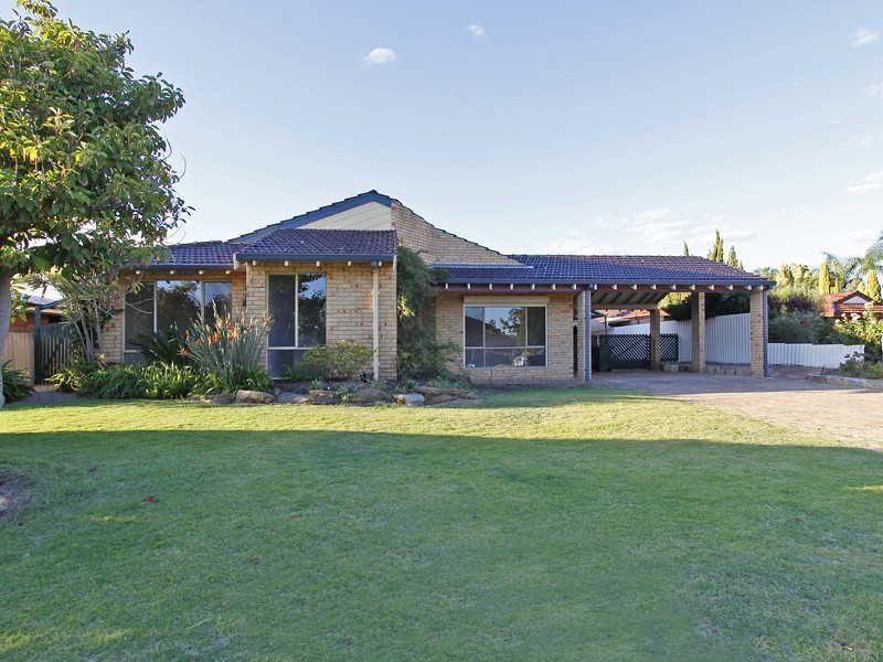 1 Woodspring Grove, Ballajura WA 6066