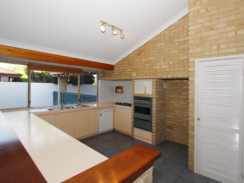 1 Woodspring Grove, Ballajura WA 6066