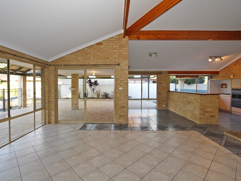 1 Woodspring Grove, Ballajura WA 6066