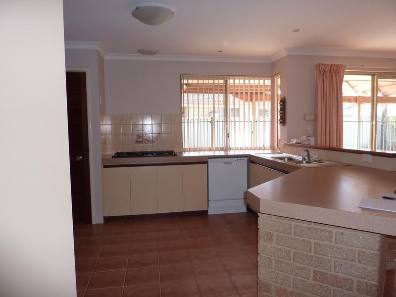 14 Fairpark Retreat, Landsdale WA 6065