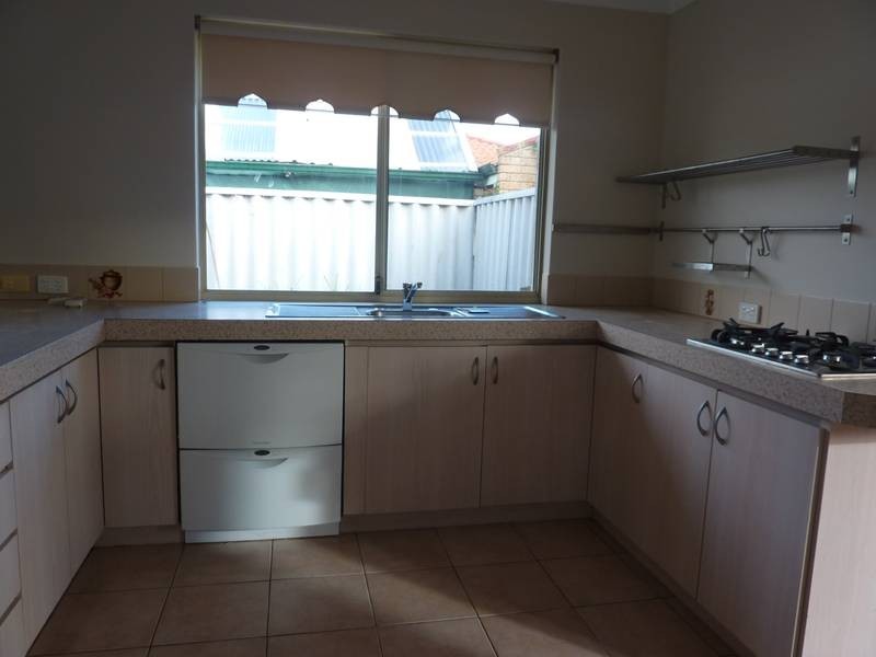 100 The Avenue, Alexander Heights WA 6064