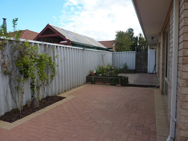 100 The Avenue, Alexander Heights WA 6064