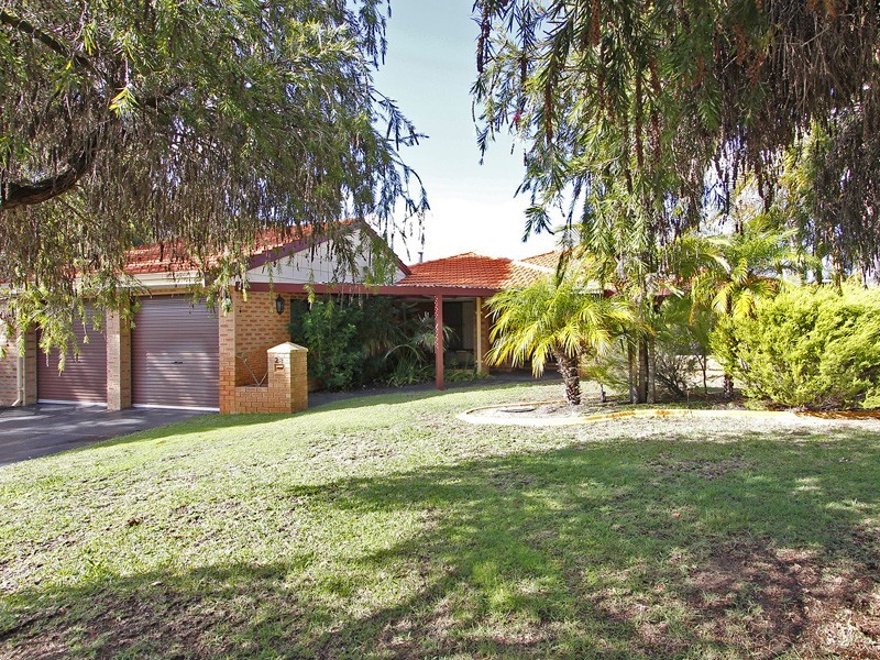 28 Leicester Square, Alexander Heights WA 6064