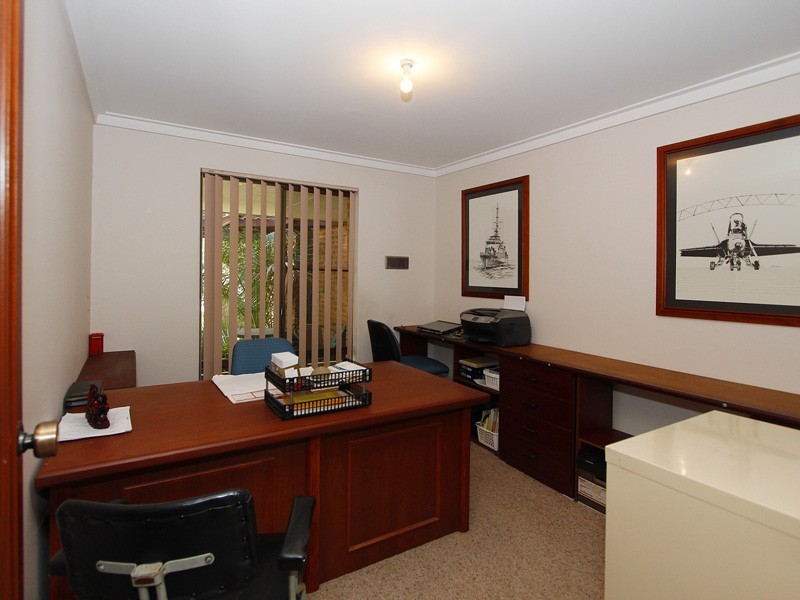 28 Leicester Square, Alexander Heights WA 6064