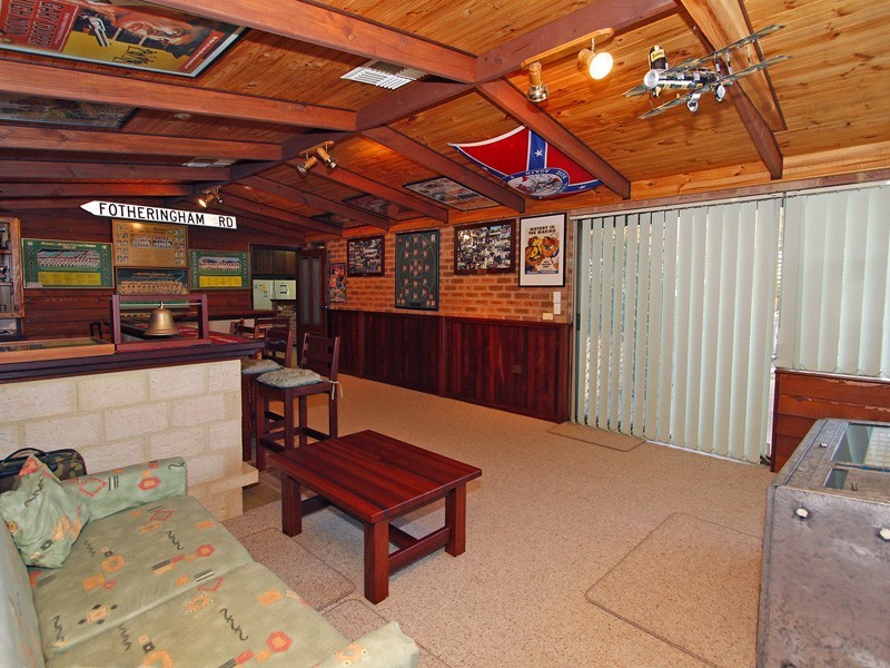 28 Leicester Square, Alexander Heights WA 6064