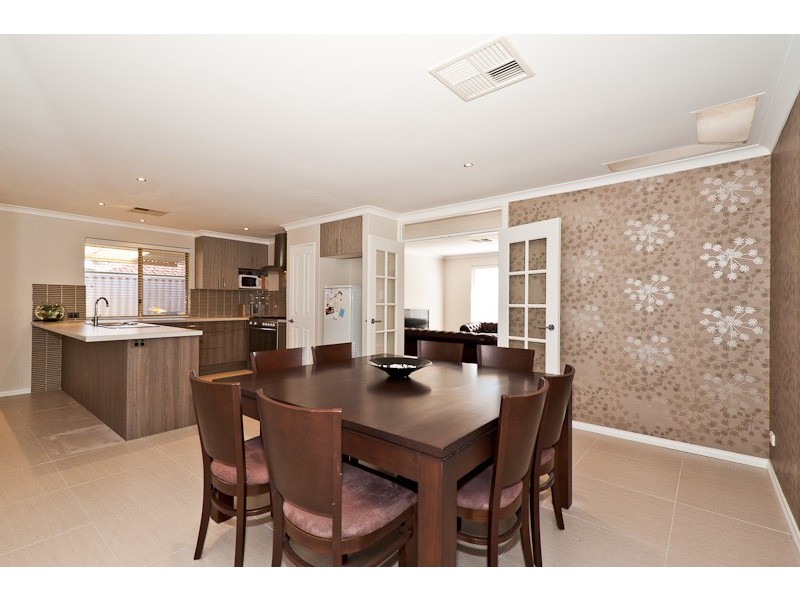 25 Arrowsmith Rise, Marangaroo WA 6064