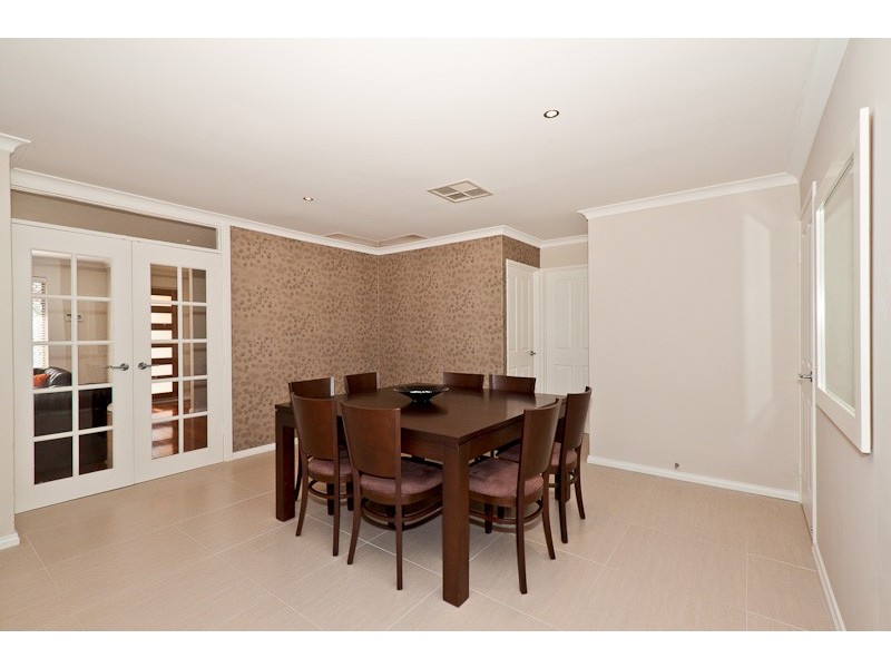 25 Arrowsmith Rise, Marangaroo WA 6064