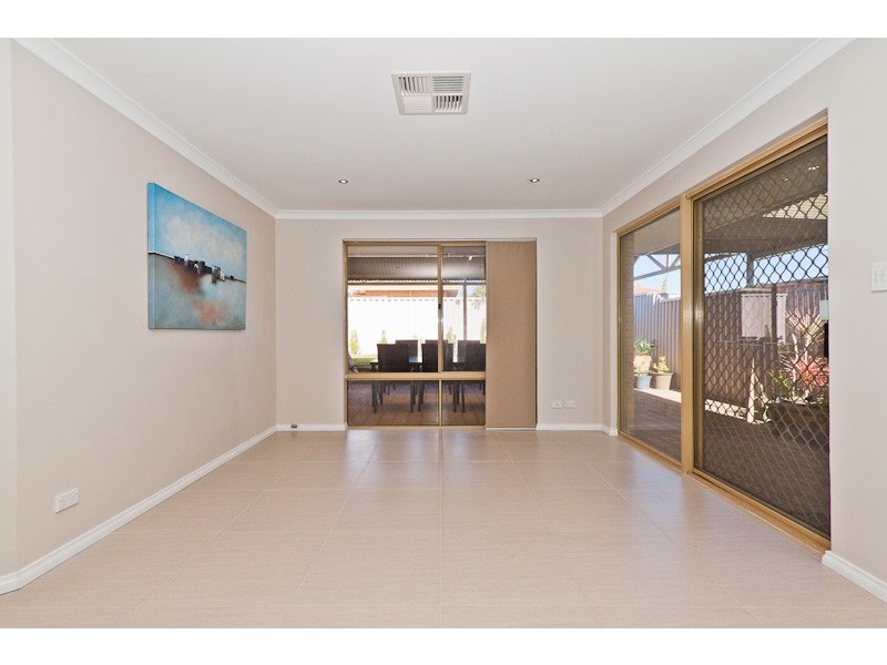 25 Arrowsmith Rise, Marangaroo WA 6064