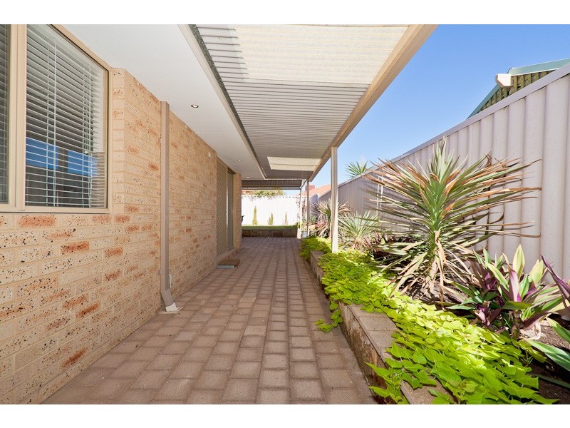 25 Arrowsmith Rise, Marangaroo WA 6064