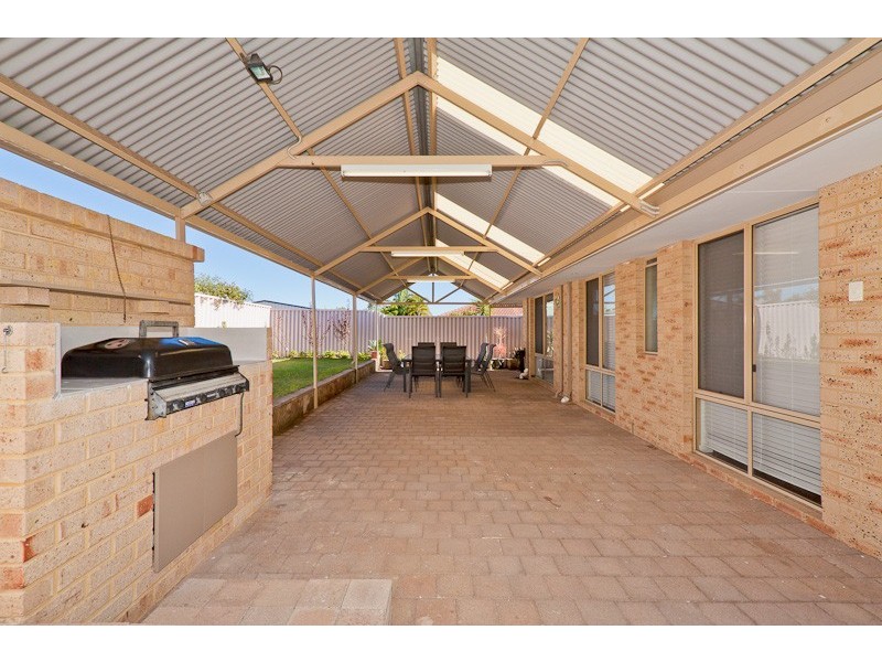 25 Arrowsmith Rise, Marangaroo WA 6064