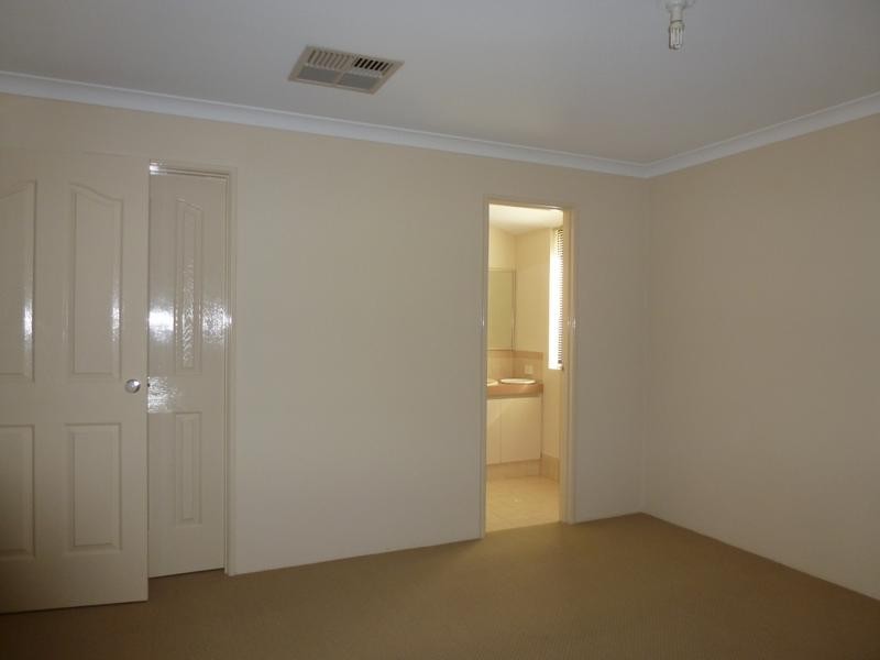 29 Firmstone Circle, Landsdale WA 6065