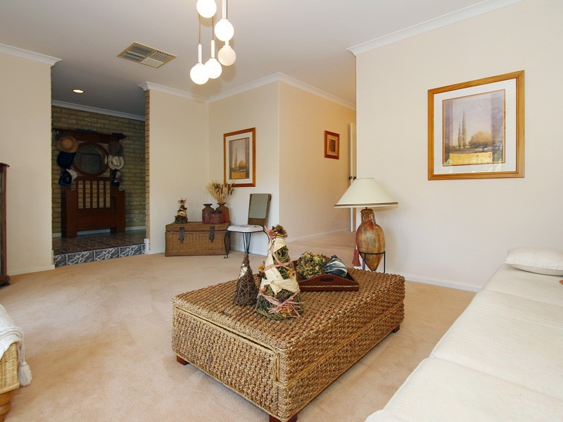 39 Kittyhawk Parade, Ballajura WA 6066