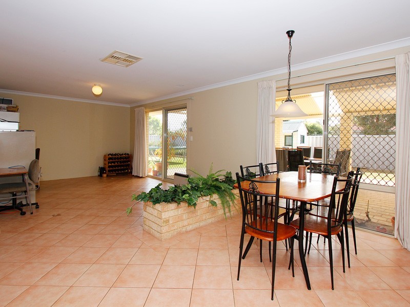 89 The Avenue, Alexander Heights WA 6064