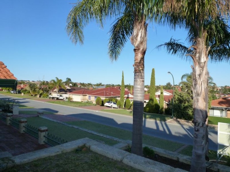 18 Rockdale Pass, Landsdale WA 6065