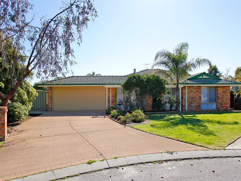 7 Redwood Court, Alexander Heights WA 6064