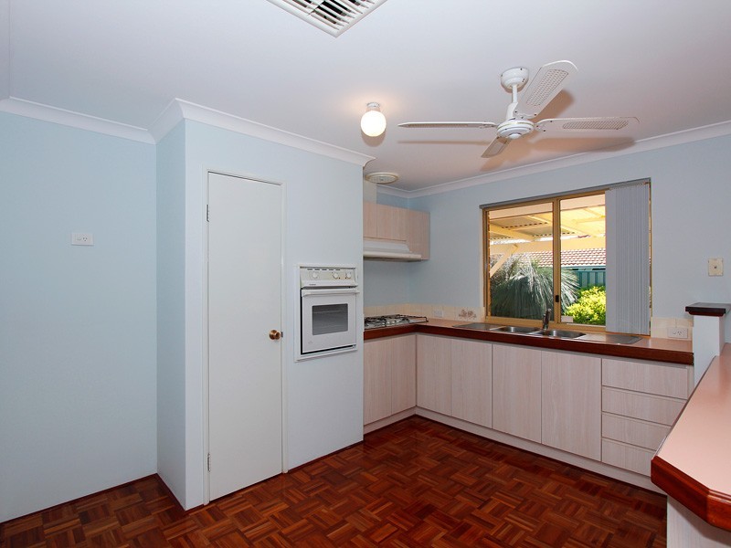 7 Redwood Court, Alexander Heights WA 6064