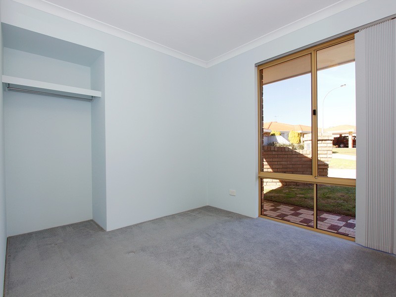 7 Redwood Court, Alexander Heights WA 6064