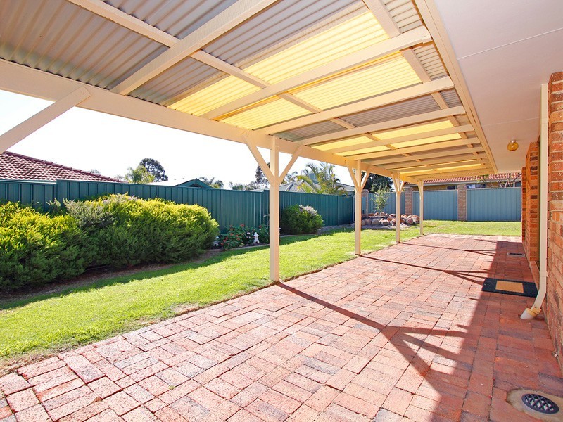 7 Redwood Court, Alexander Heights WA 6064