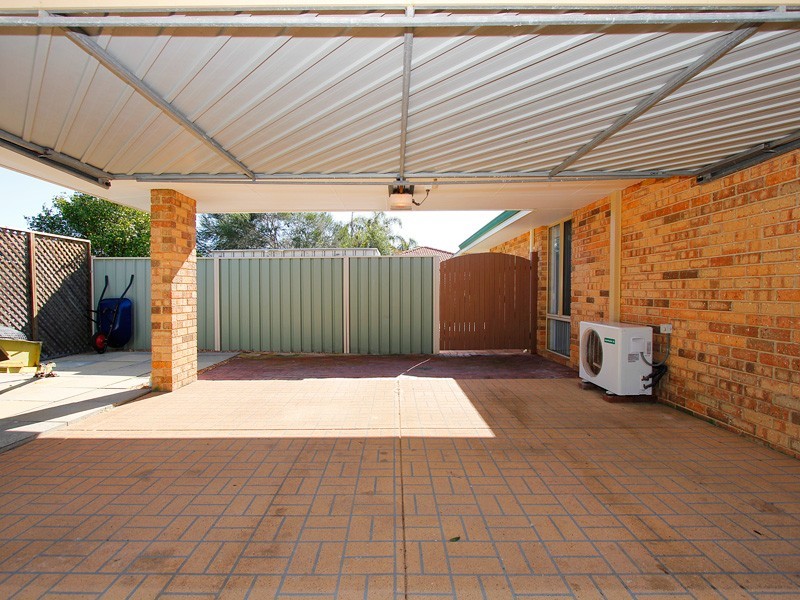 7 Redwood Court, Alexander Heights WA 6064