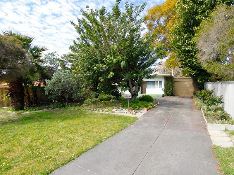 24 Finchley Crescent, Balga WA 6061