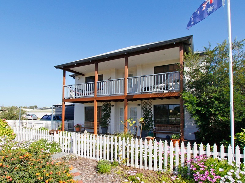 27a Coonawarra Drive, Caversham WA 6055