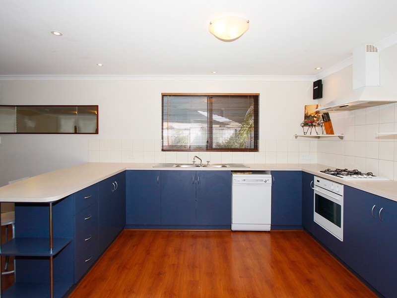 27a Coonawarra Drive, Caversham WA 6055