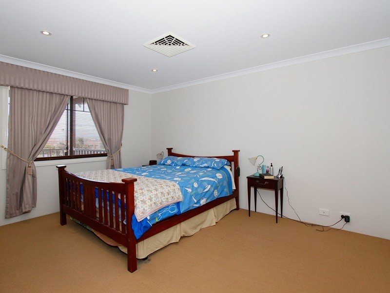 27a Coonawarra Drive, Caversham WA 6055