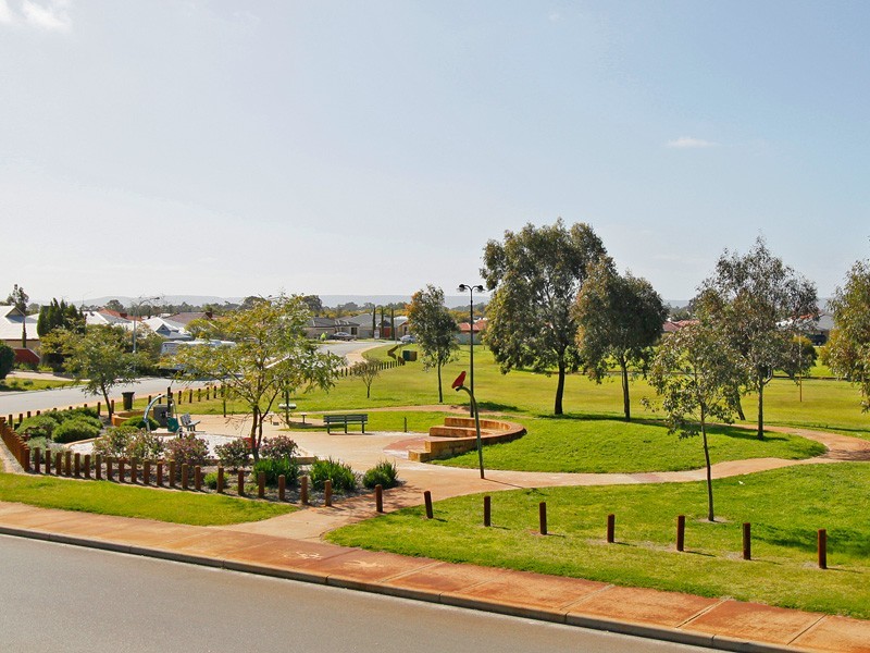 27a Coonawarra Drive, Caversham WA 6055