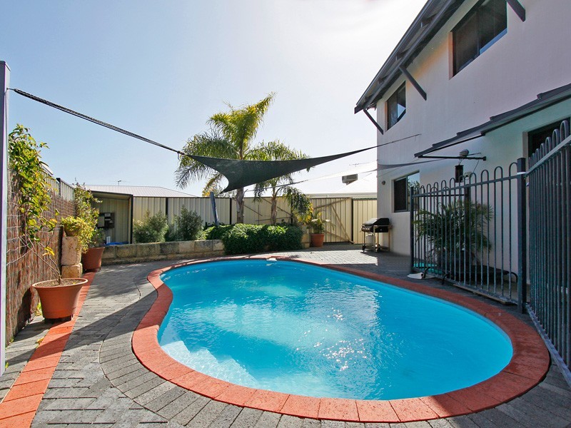 27a Coonawarra Drive, Caversham WA 6055