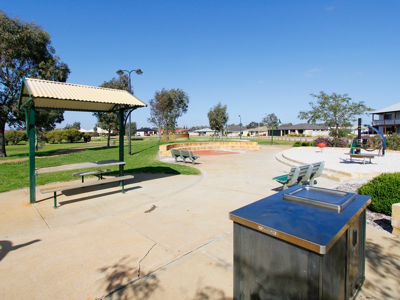 27a Coonawarra Drive, Caversham WA 6055